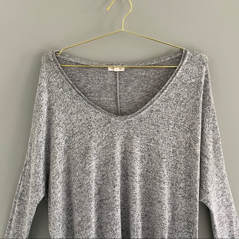 URBAN OUTFITTERS Flowy Scoop Neck Top